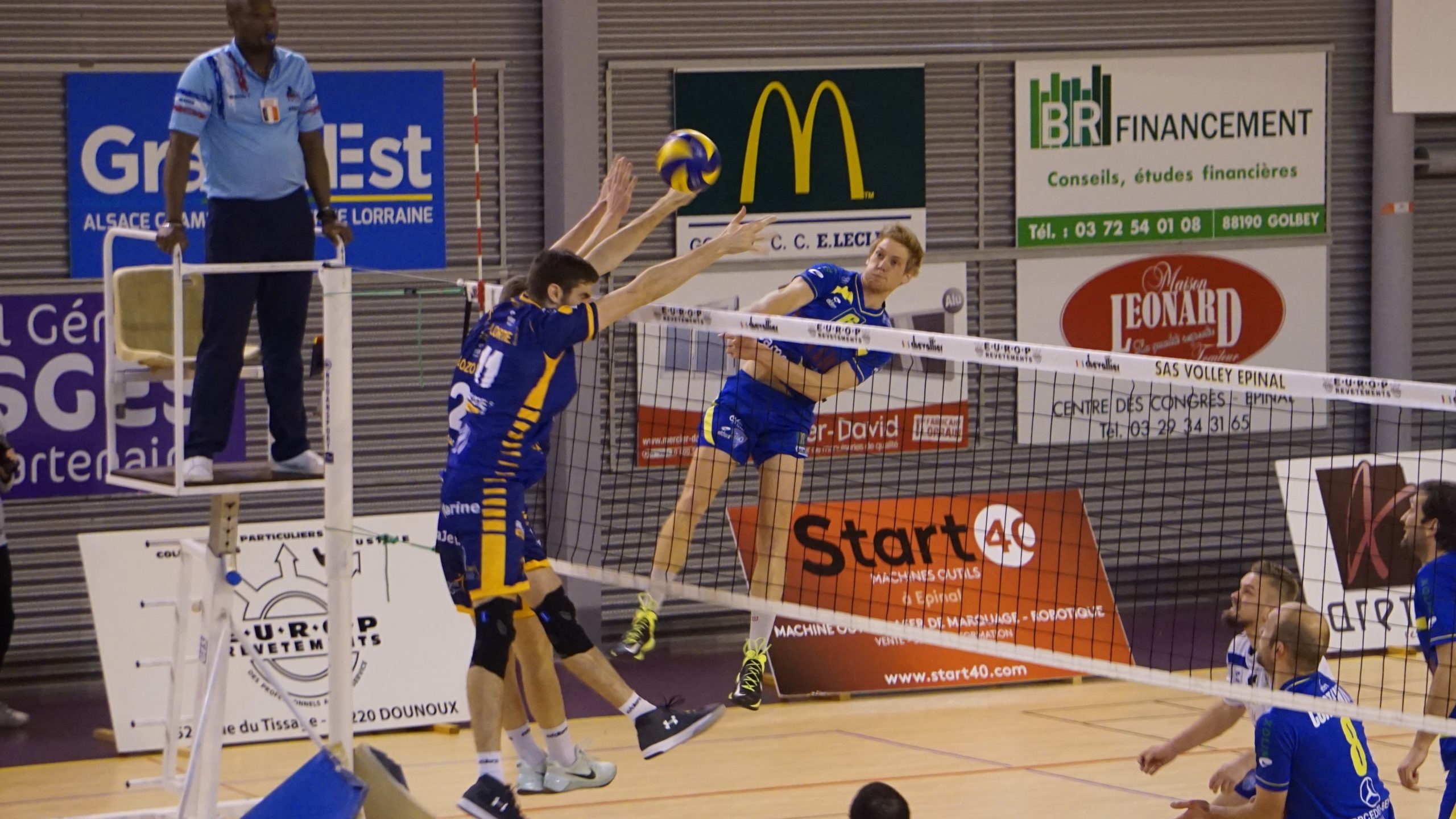 Le SAS Volley s'offre le leader invaincu SaintJeand'Illac 100 Vosges