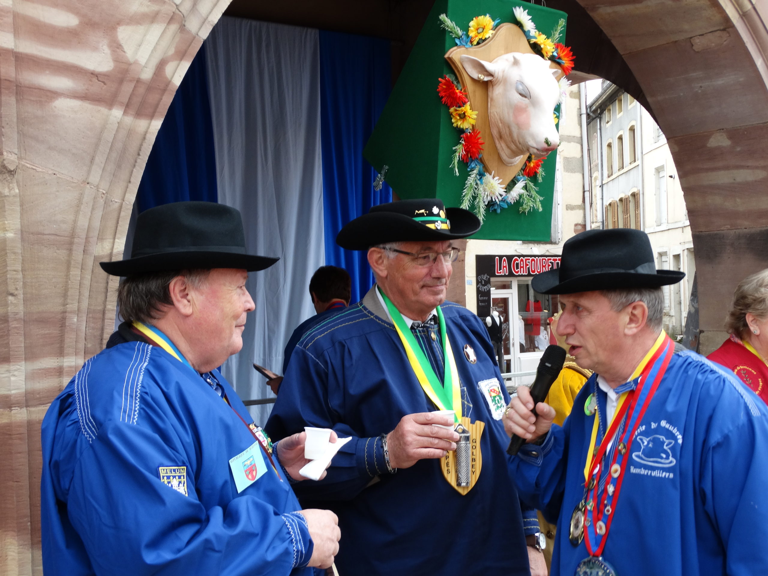 Foire A La Tete De Veau Rambervillers 2022 Têtes de veau et maestro font foire à Rambervillers - 100% Vosges
