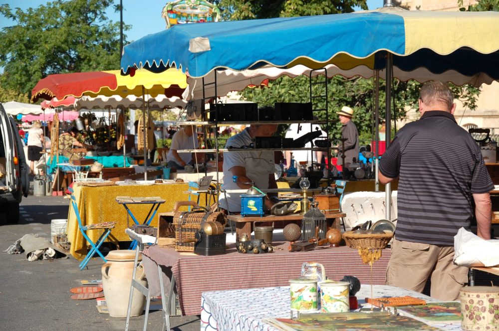 Brocantes et vide-greniers devront respecter quelques règles pour accueillir leurs visiteurs.