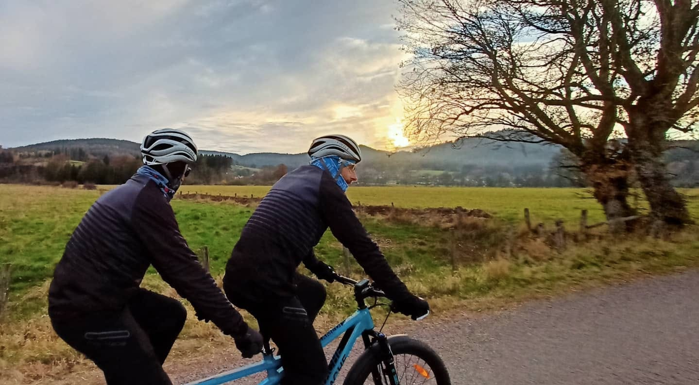 Les deux baroudeurs parcourront 1 000 km en 5 jours.