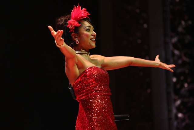 Magali Léger incarne une flamboyante Joséphine Baker dans Paris mon amour.