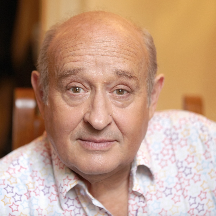 Michel Jonasz accompagné de Jean-yves d'Angelo sera sur la scène du Palais des Congrès de Vittel.