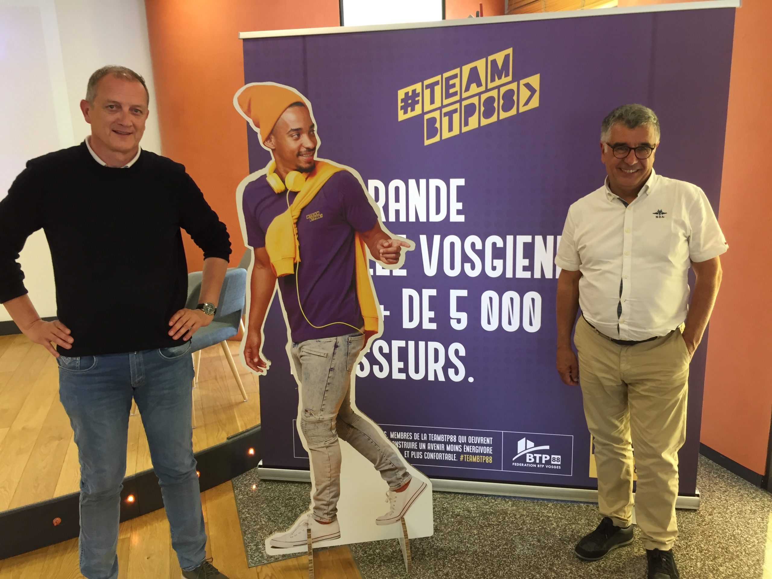 Xavier Dorado (à droite) et Christophe Muller, respectivement président et vice-président de la fédération du BTP 88, présentent le TeamBTP88.