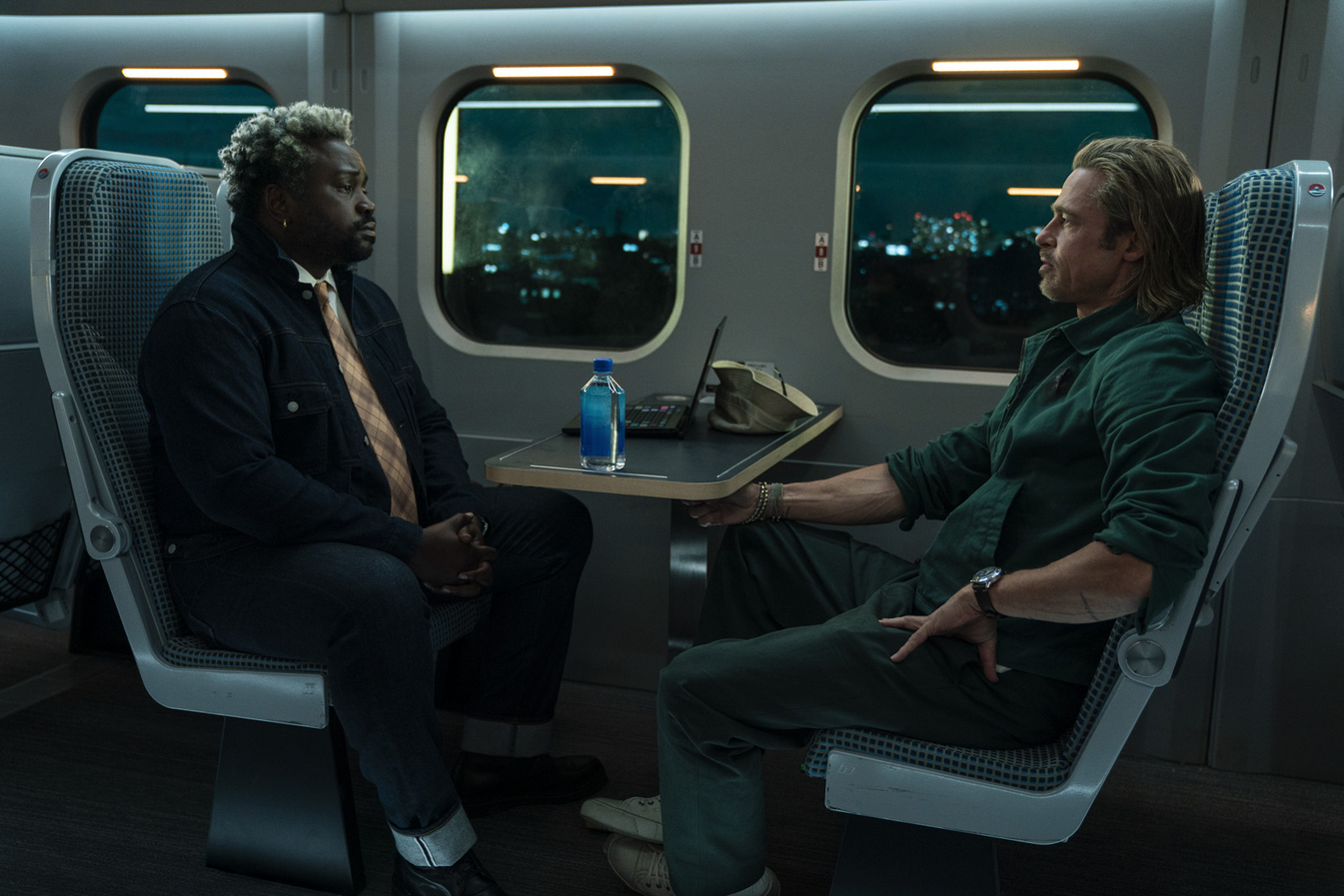 Embarquez avec Brad Pitt dans le train le plus rapide du monde.