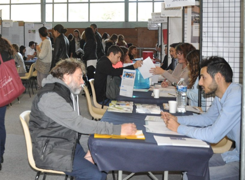 Porte à porte de l'emploi : une première édition solidaire dans le quartier du Rhumont à Remiremont