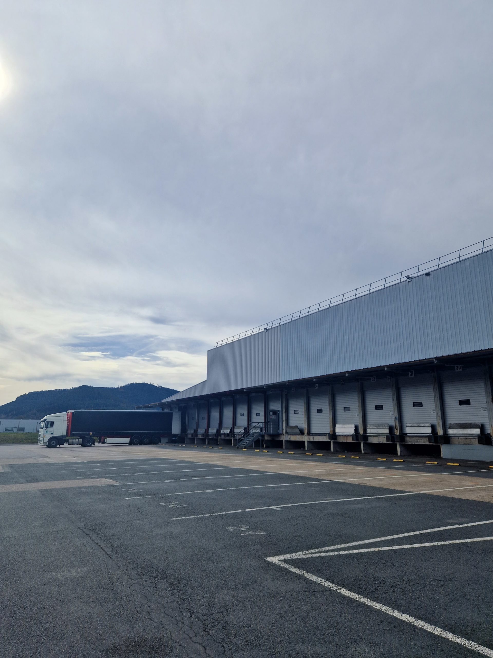 Nouveau centre logistique Lucart situé dans la zone d’activité d’Hellieule à Saint-Dié-des-Vosges.