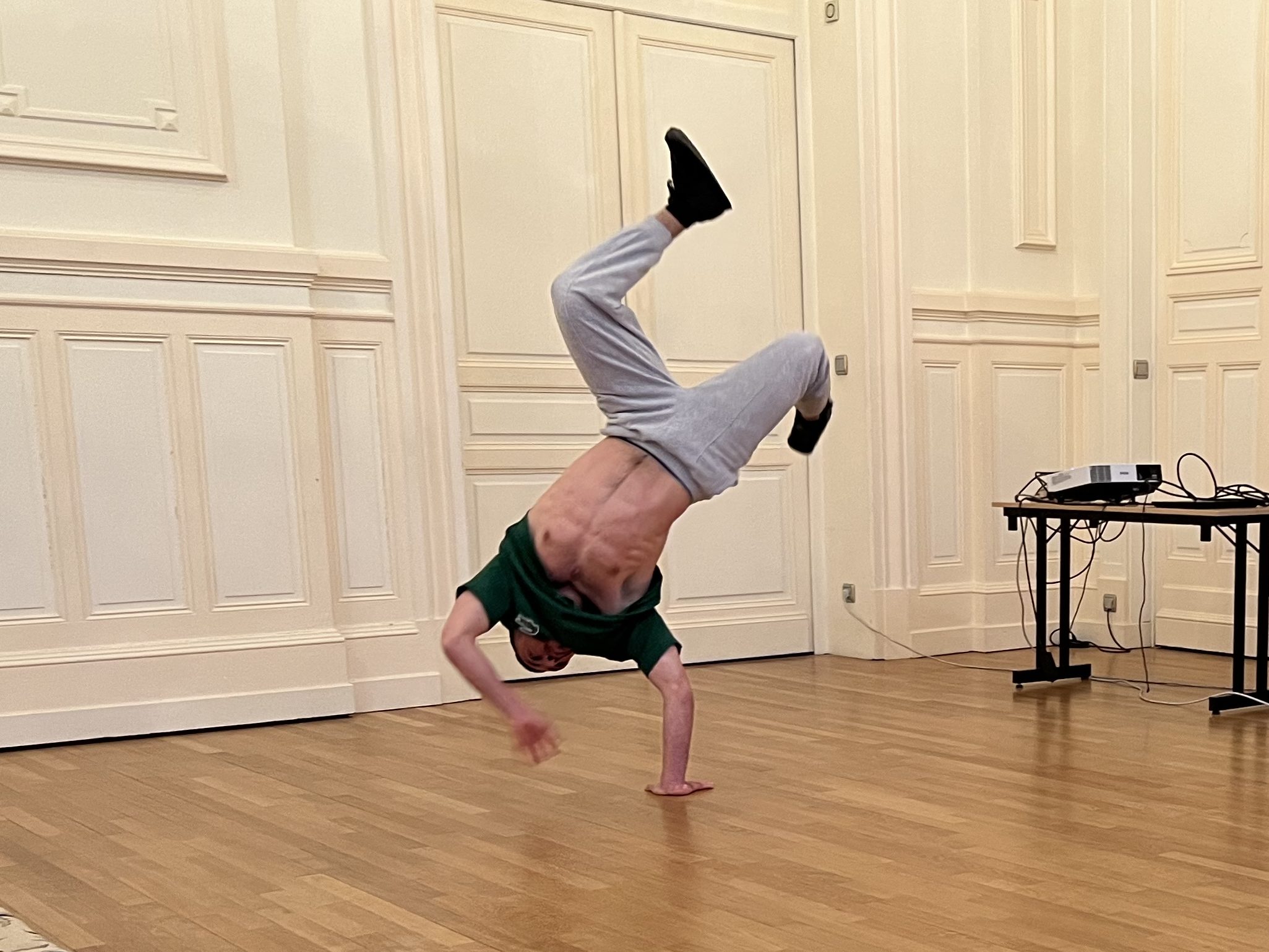 Démonstration de Breakdance de Marouane, de la Compagnie S'Poart, qui fait partie du projet en résidence dans les Vosges.