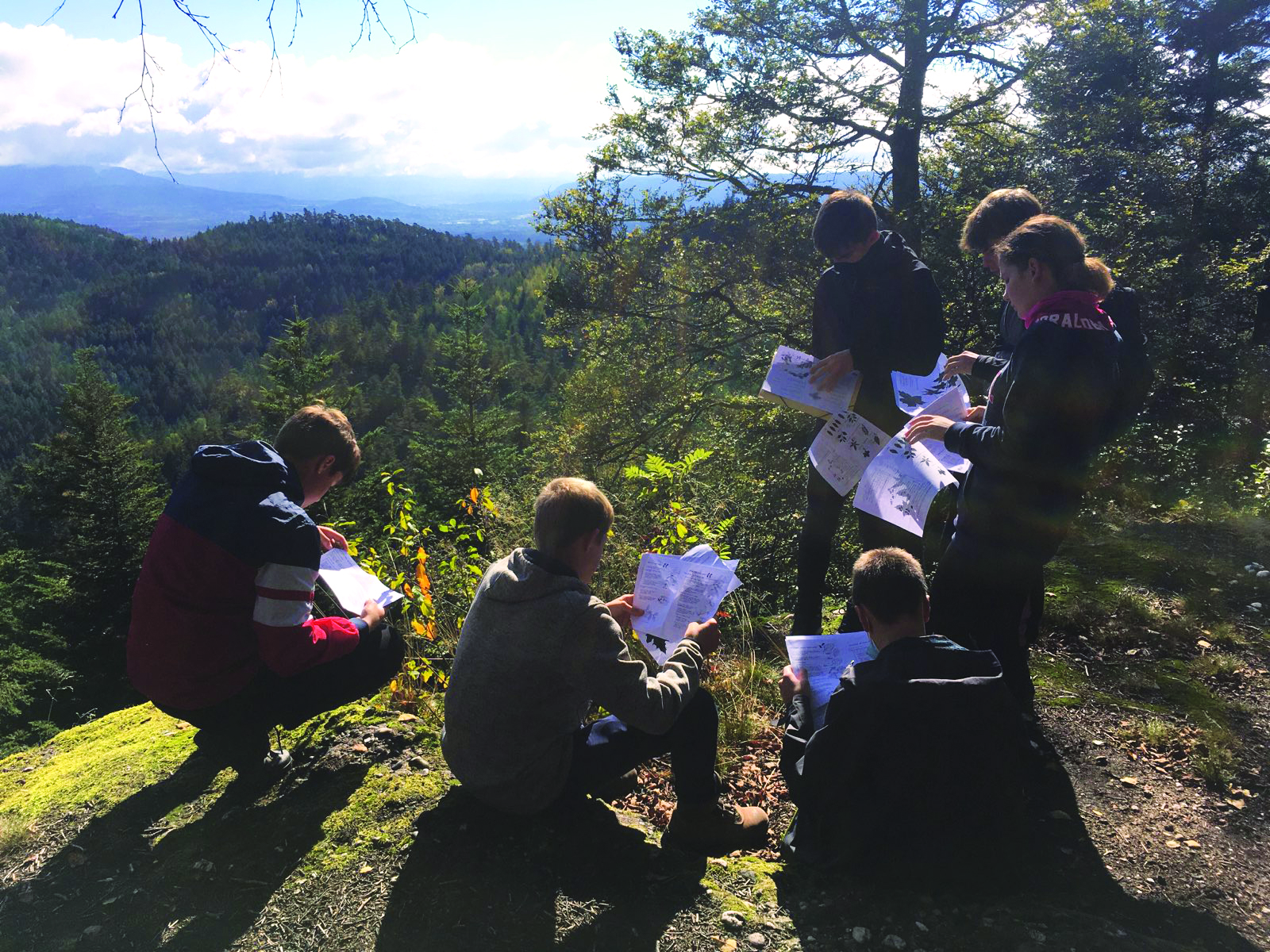 Outre les nombreuses formations, l'école de Rovile-aux-Chênes permet à ses apprentis de profiter du département des Vosges pour comprendre la nature.