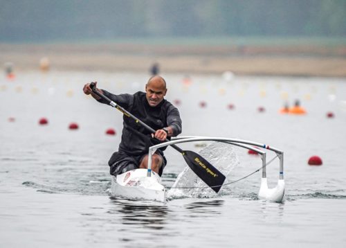 Abel Aber lors d'un entrainement de para canoë.