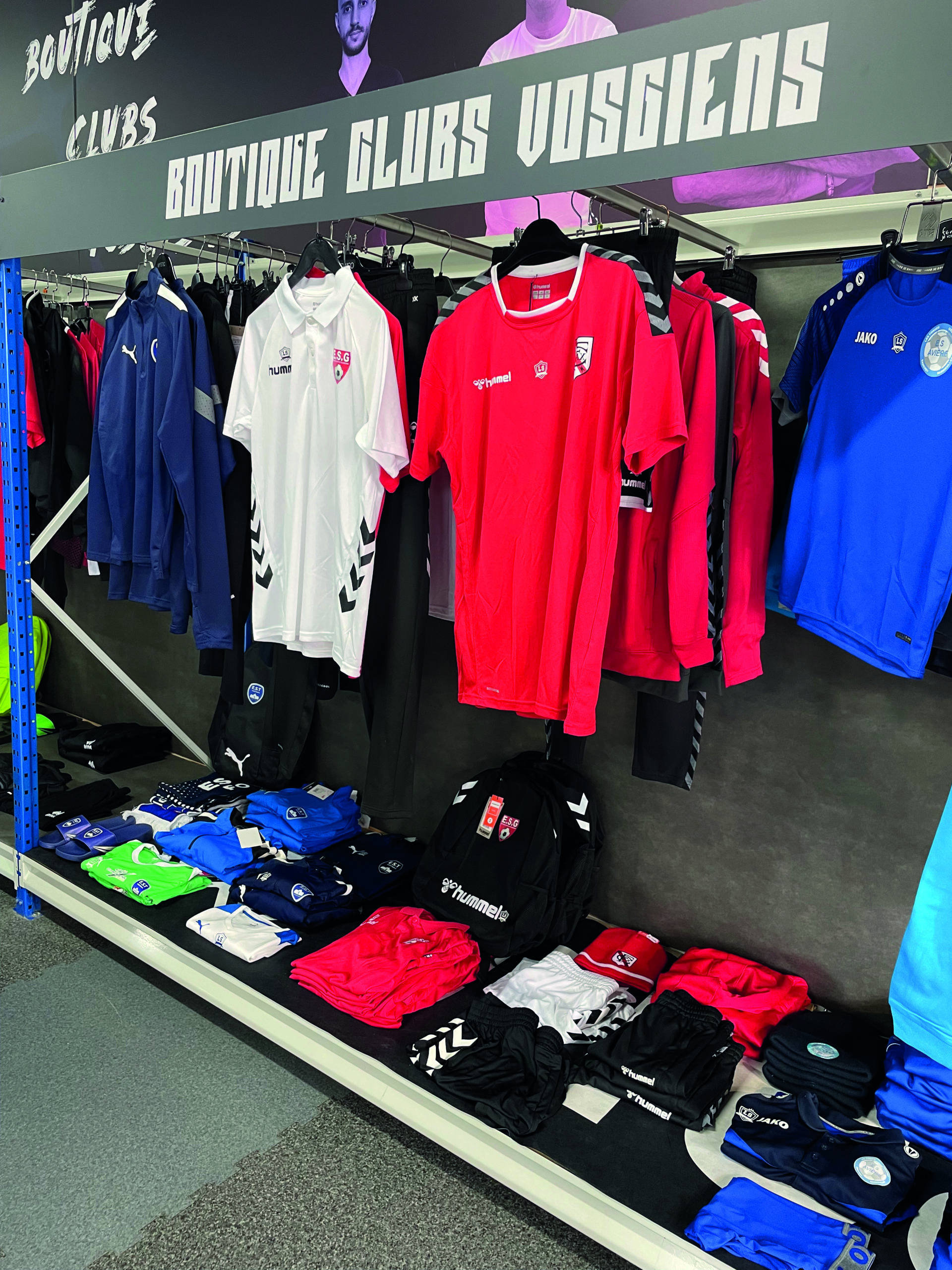 La boutique des clubs vosgiens à l'intérieur du nouveau magasin Lulusport et Endurance Shop sont désormais installés à Chavelot.