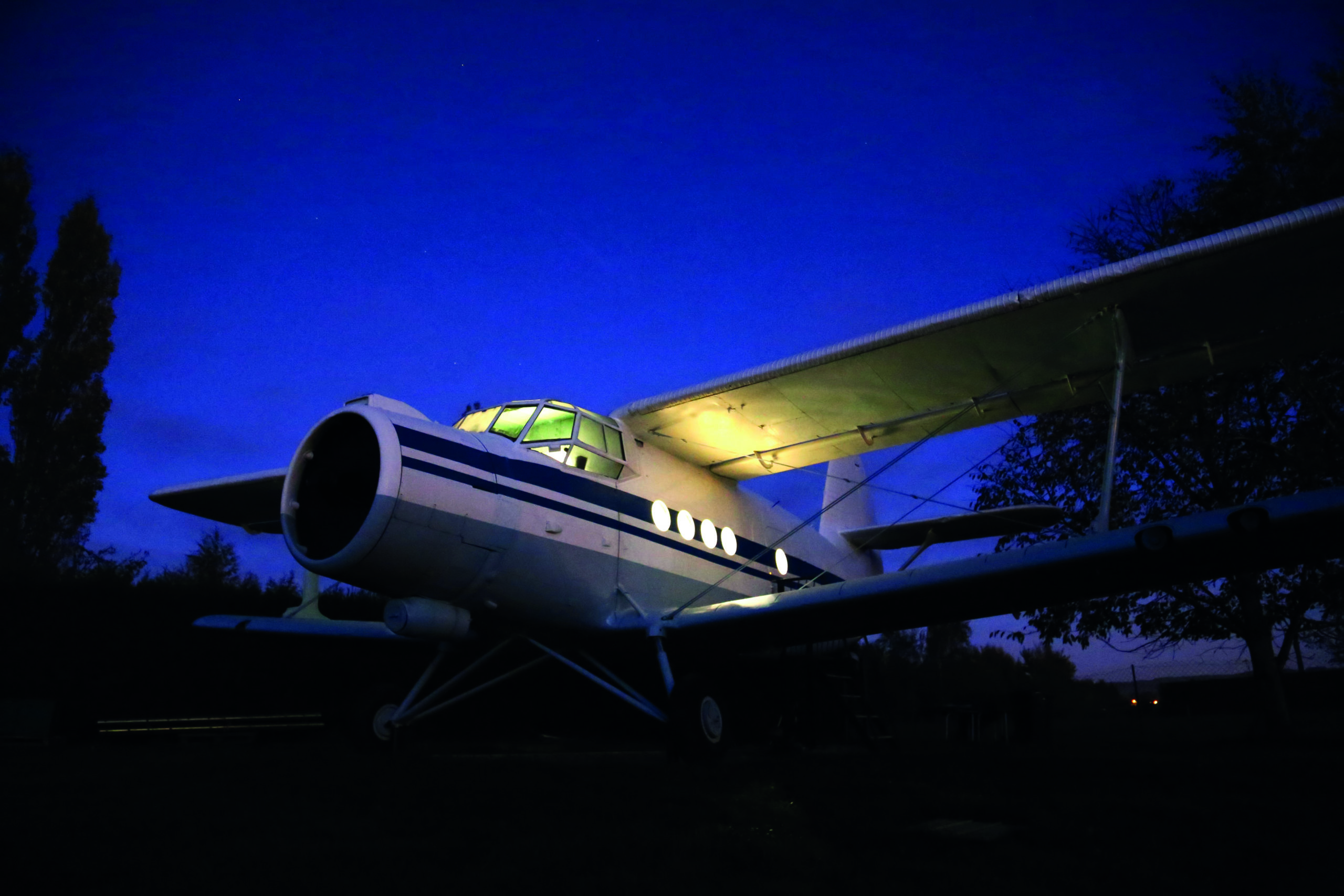 Avion Antonov à la Ferme Aventure.