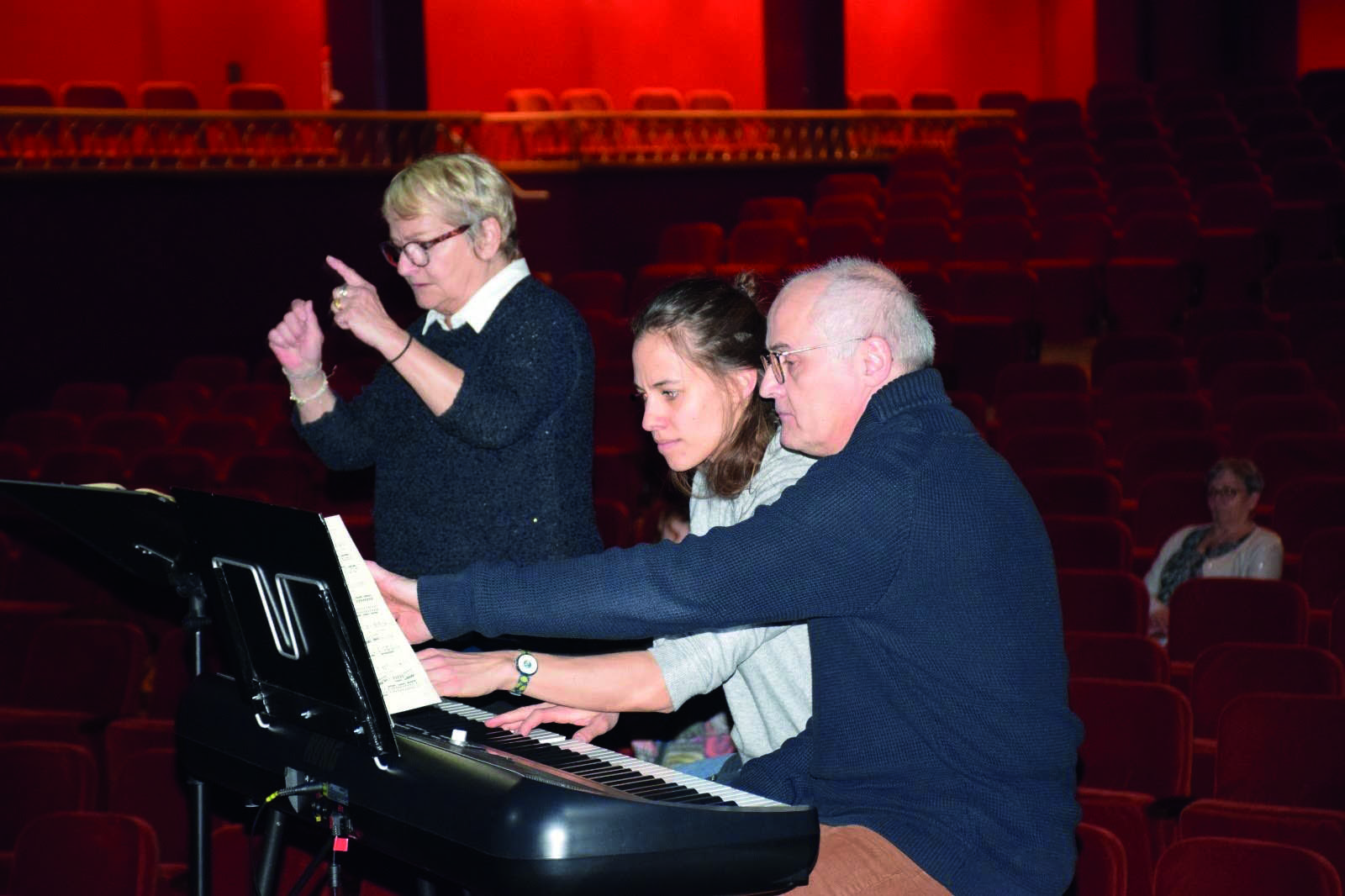 Ce beau monde sera dirigé par Dominique Alévêque, Joséphine Ambroselli et Thierry Bohlingern à la Rotonde de Thaon-les-Vosges, pour le spectacle Les Indes Galantes.