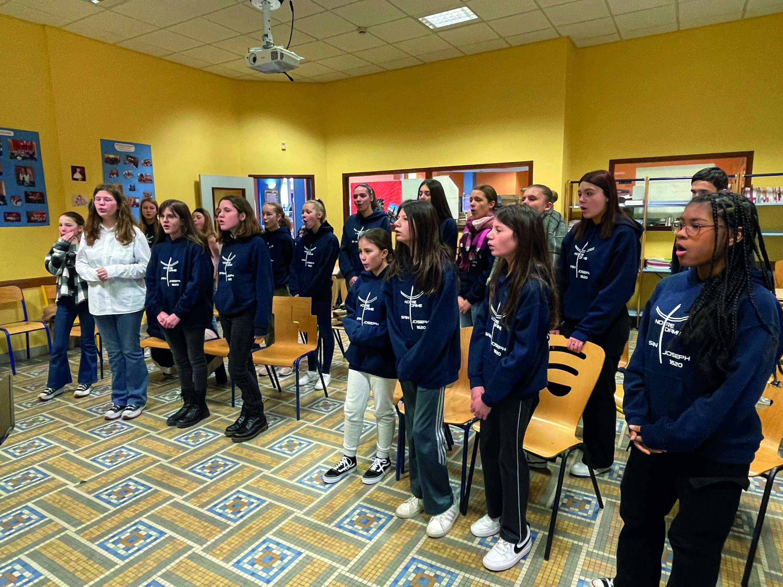 Chorale PCMA du Collège Notre-Dame pour Les Indes Galantes.