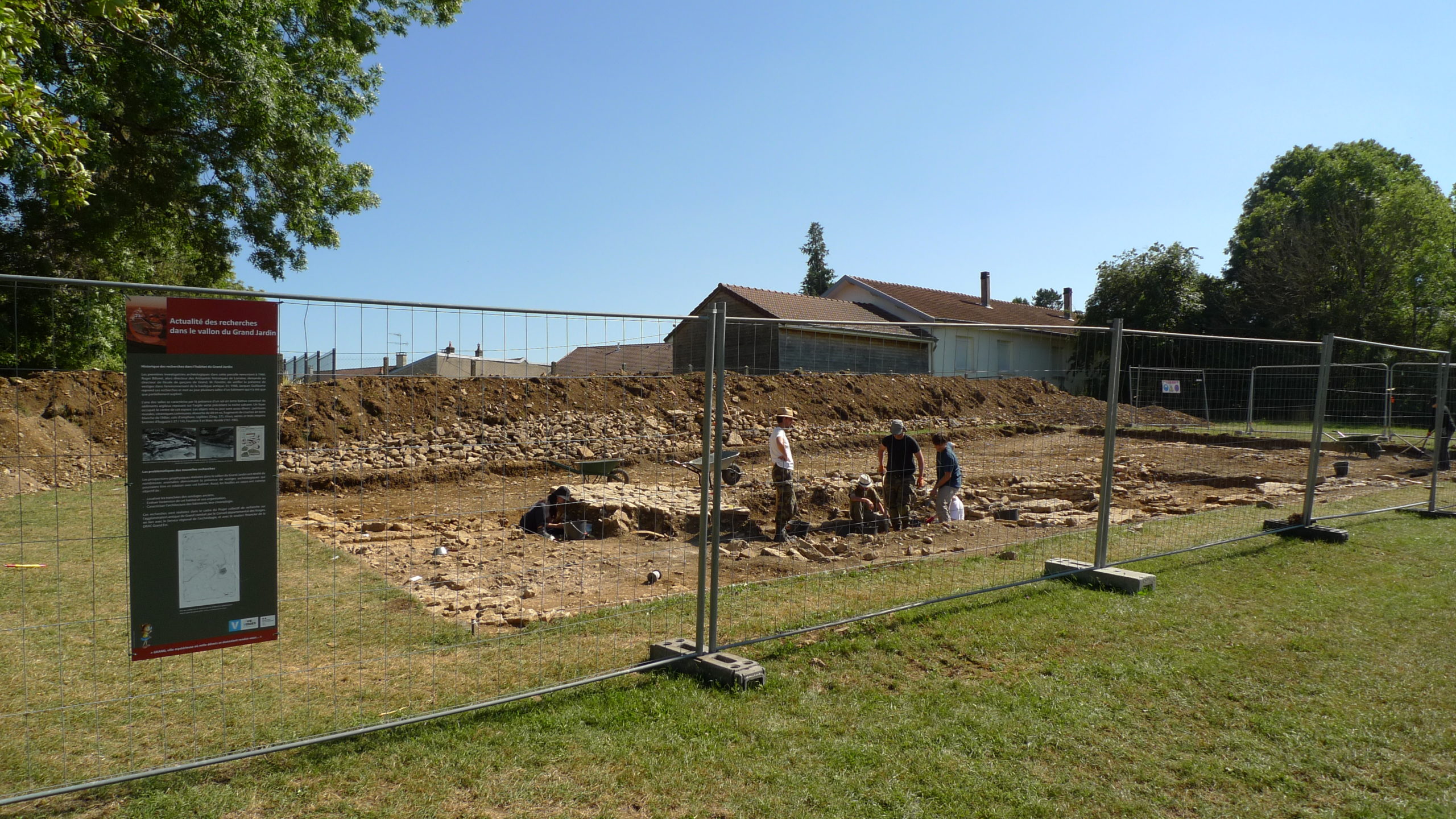 Site de fouille à Grand.