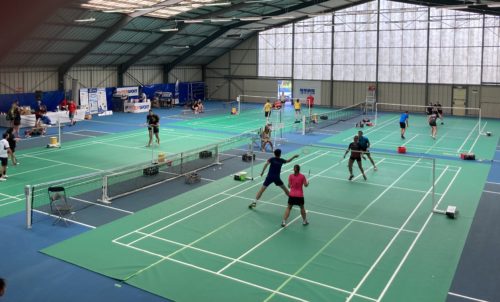 Spinabad 2023 : plus de 500 matchs organisés à Épinal pour la 21e édition du tournoi de badminton