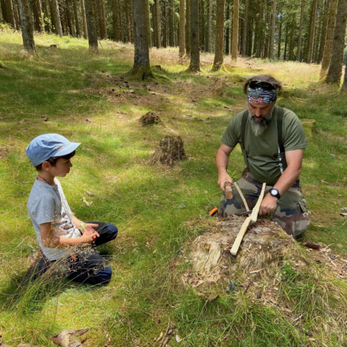 Stage nature : les Petits Aventuriers découvrent la survie en milieu naturel à La Bresse