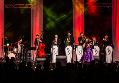 Épinal Bouge l'Été : légèreté, bonne humeur et chansons rétro avec Mamz'Elle Bee Swing, sur la Place des Vosges