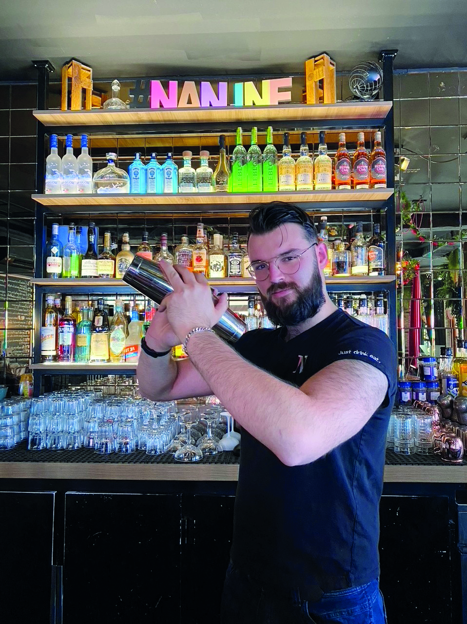 Création d'un cocktail au Restaurant Nanine à Épinal.