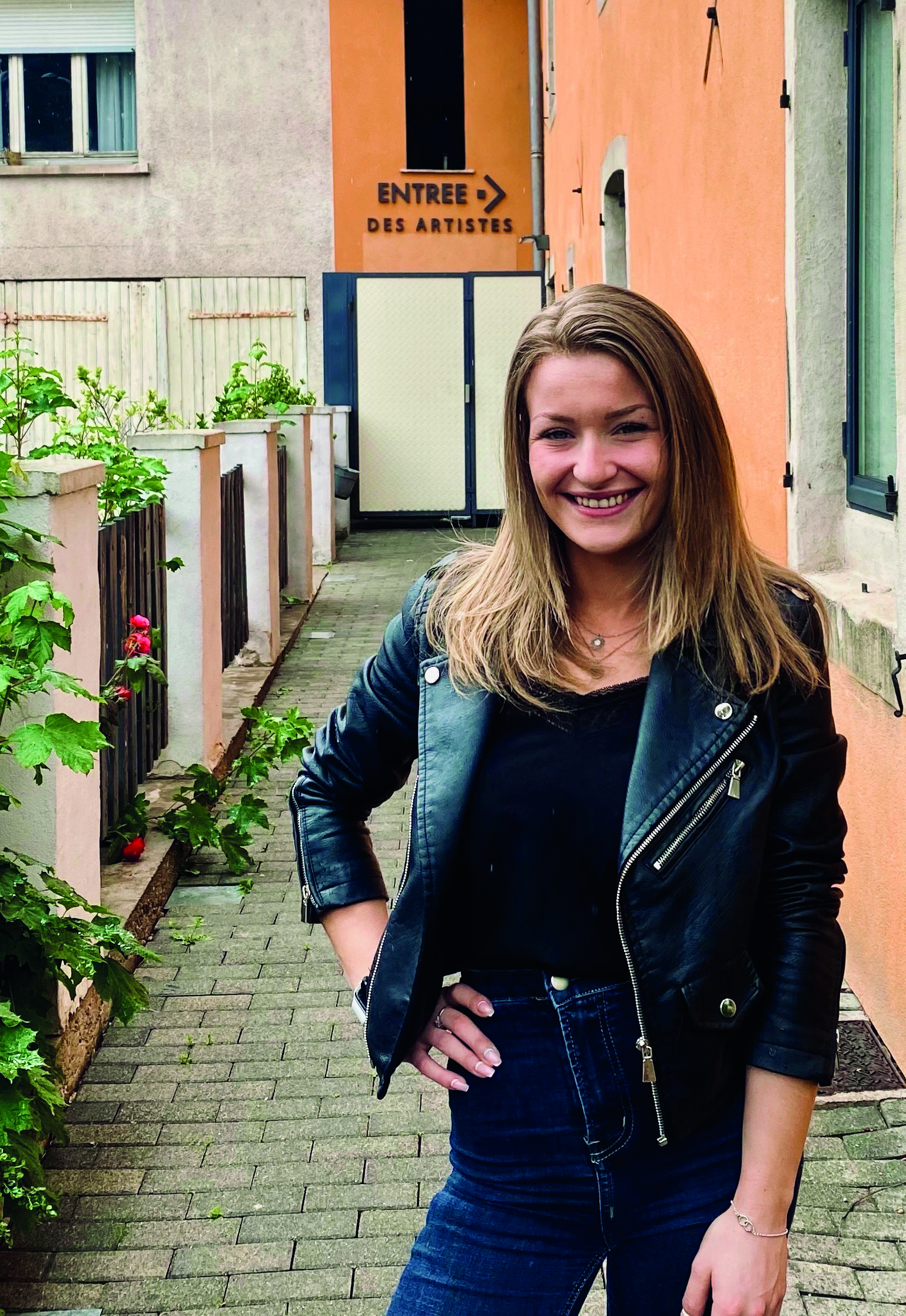 Léonie, responsable de salle du restaurant Les Coulisses à Épinal.