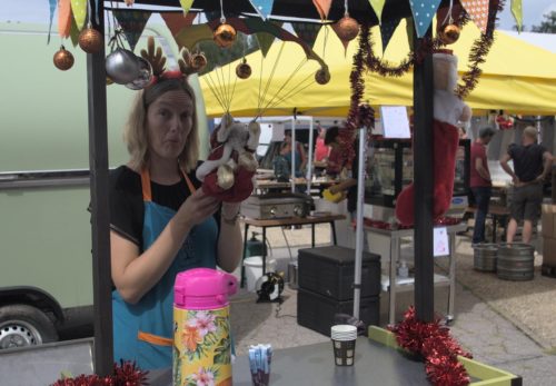 Un marché de Noël en plein été à Charmois-l'Orgueilleux