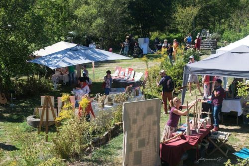 Un marché d'artistes et d'artisans locaux à La Vôge-les-Bains