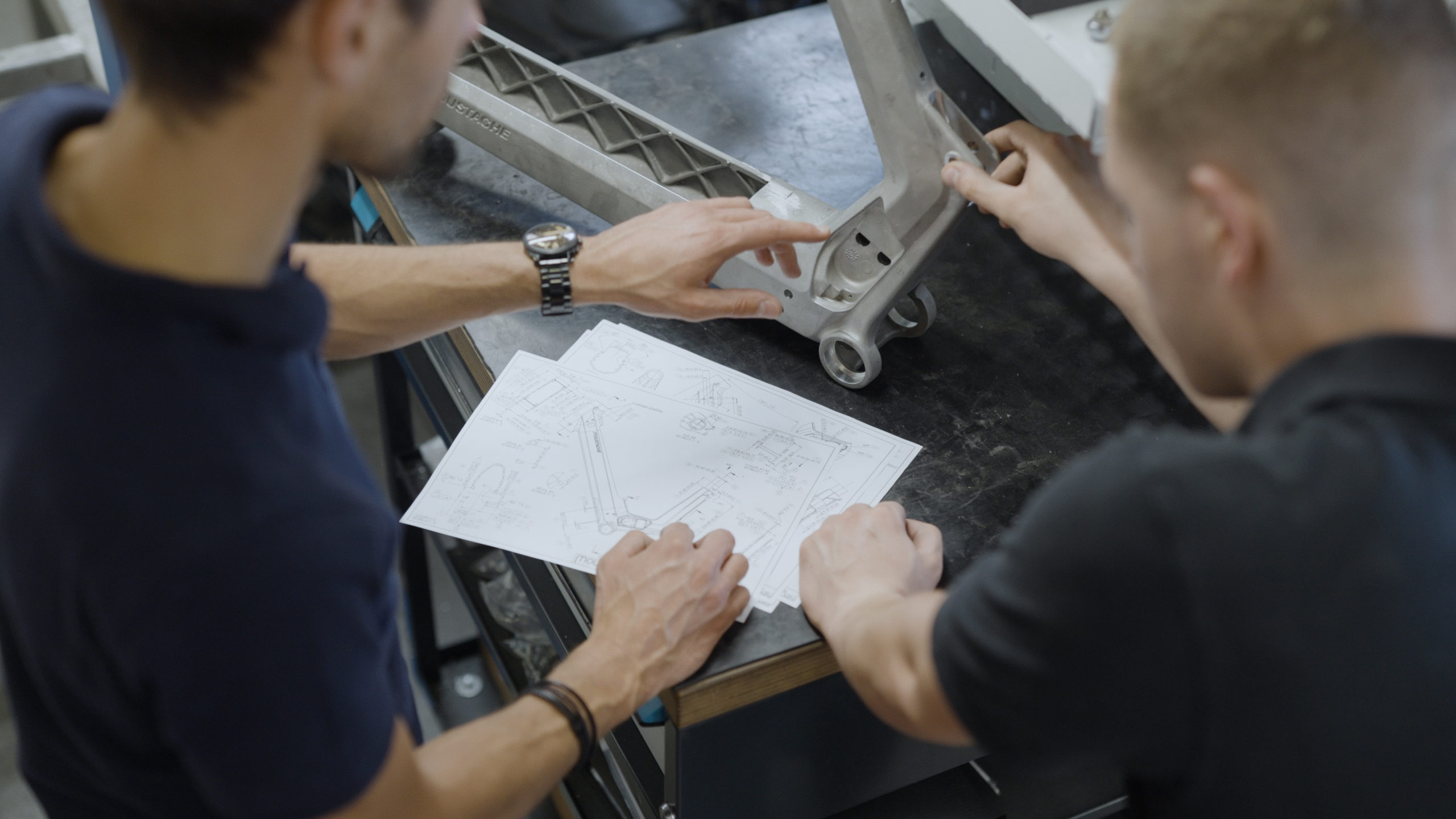 Le cadre en production pour le nouveau vélo électrique "J" de Moustache Bikes.