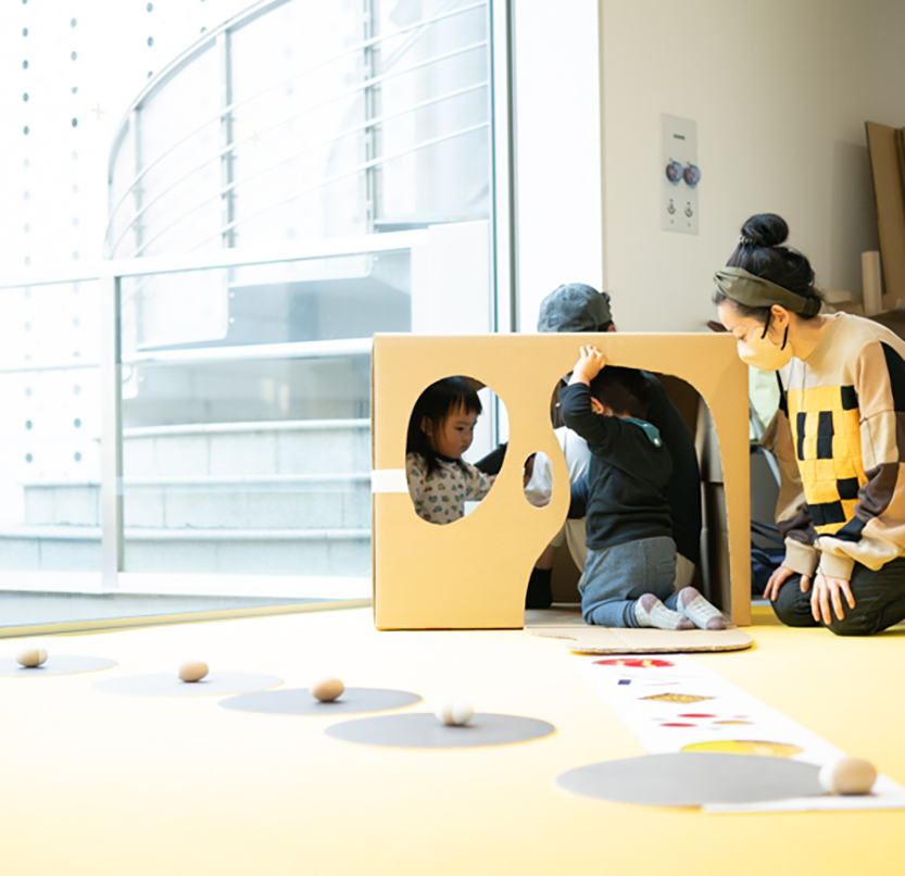 Atelier pour enfants au Mudaac.