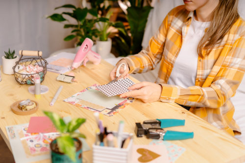 Atelier scrapbooking : la Médiathèque de Remiremont veut faire ressortir l'artiste qui sommeille en vous !