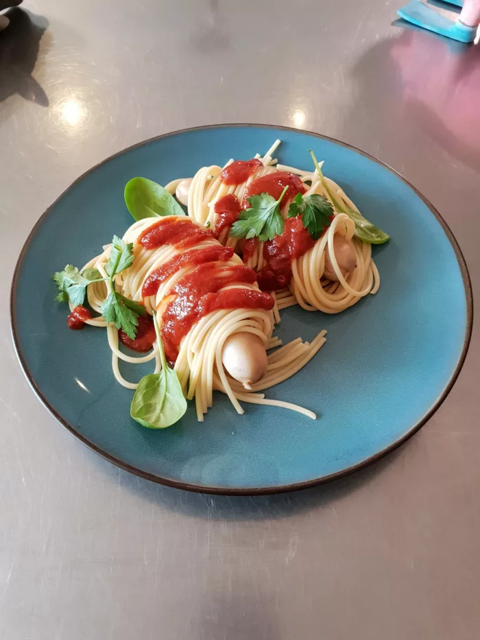 Recette : Les knacks en pyjama et sauce façon barbecue