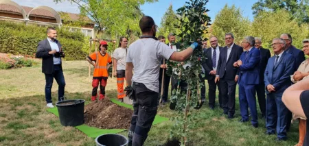 Région Grand-Est : le président Jean Rottner en visite dans l'École d'horticulture de Roville-aux-Chênes