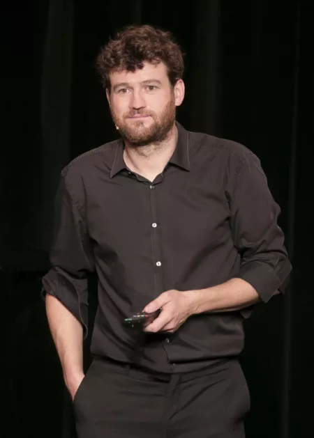 OLIVIER DE BENOIST DANS 0/40