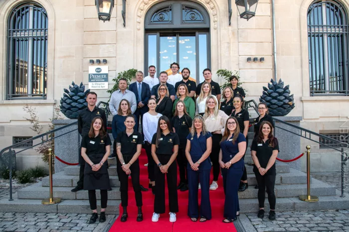 Les membres de l'équipe de l'hôtel spa le chapitre
