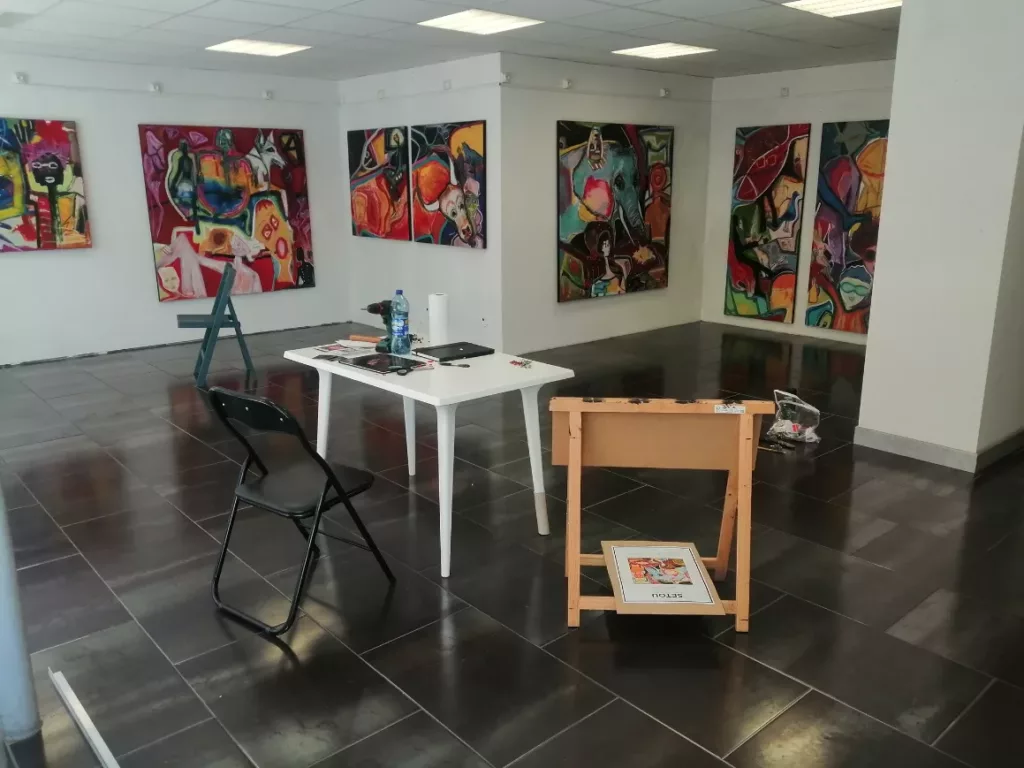 Peinture : l'univers de Setou à découvrir à la Galerie du Poiron à Épinal
