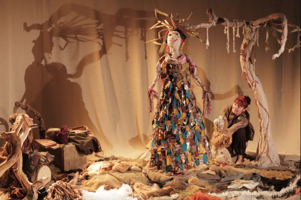 Compagnie Héliotrope : Rencontre avec... un monde rêvé dans le spectacle Fibres à Dompaire