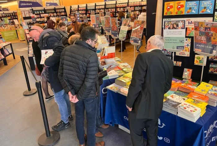 Bon plan littéraire : Une foire aux livres jeunesses neufs à 1 euro