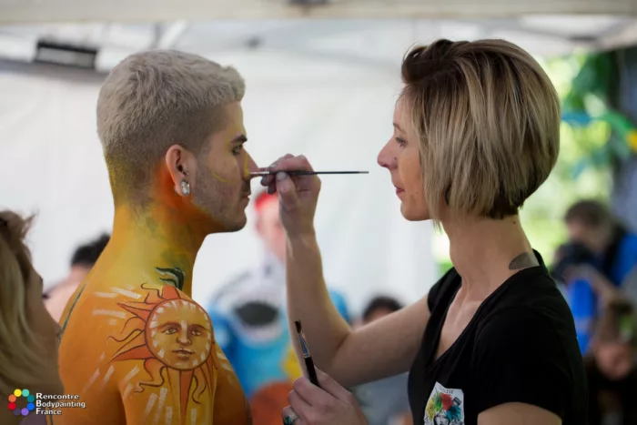 Rencontre Bodypainting France : Au parc du Cours d'Épinal, les corps se mettent en scène en peinture