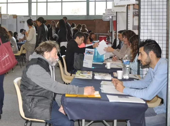 Porte à porte de l'emploi : une première édition solidaire dans le quartier du Rhumont à Remiremont