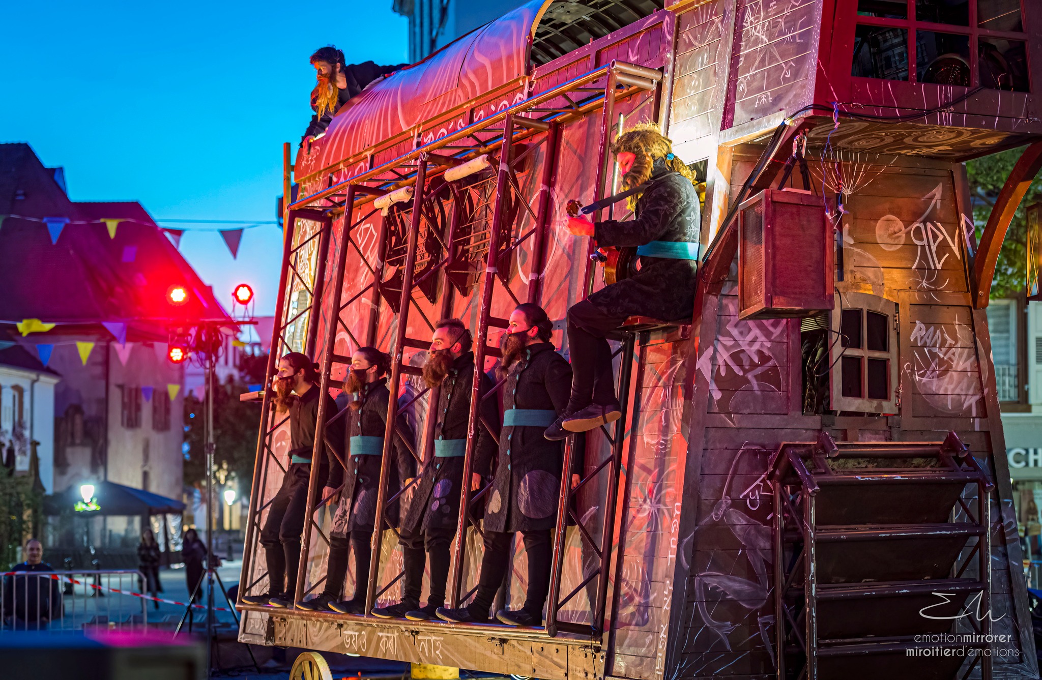 L'Été en Grand : La Cie Système Paprika n'aura pas le "Trak" à Saint-Dié-des-Vosges 4• 100% Vosges Spectacle Trak de la Cie Système Paprika.