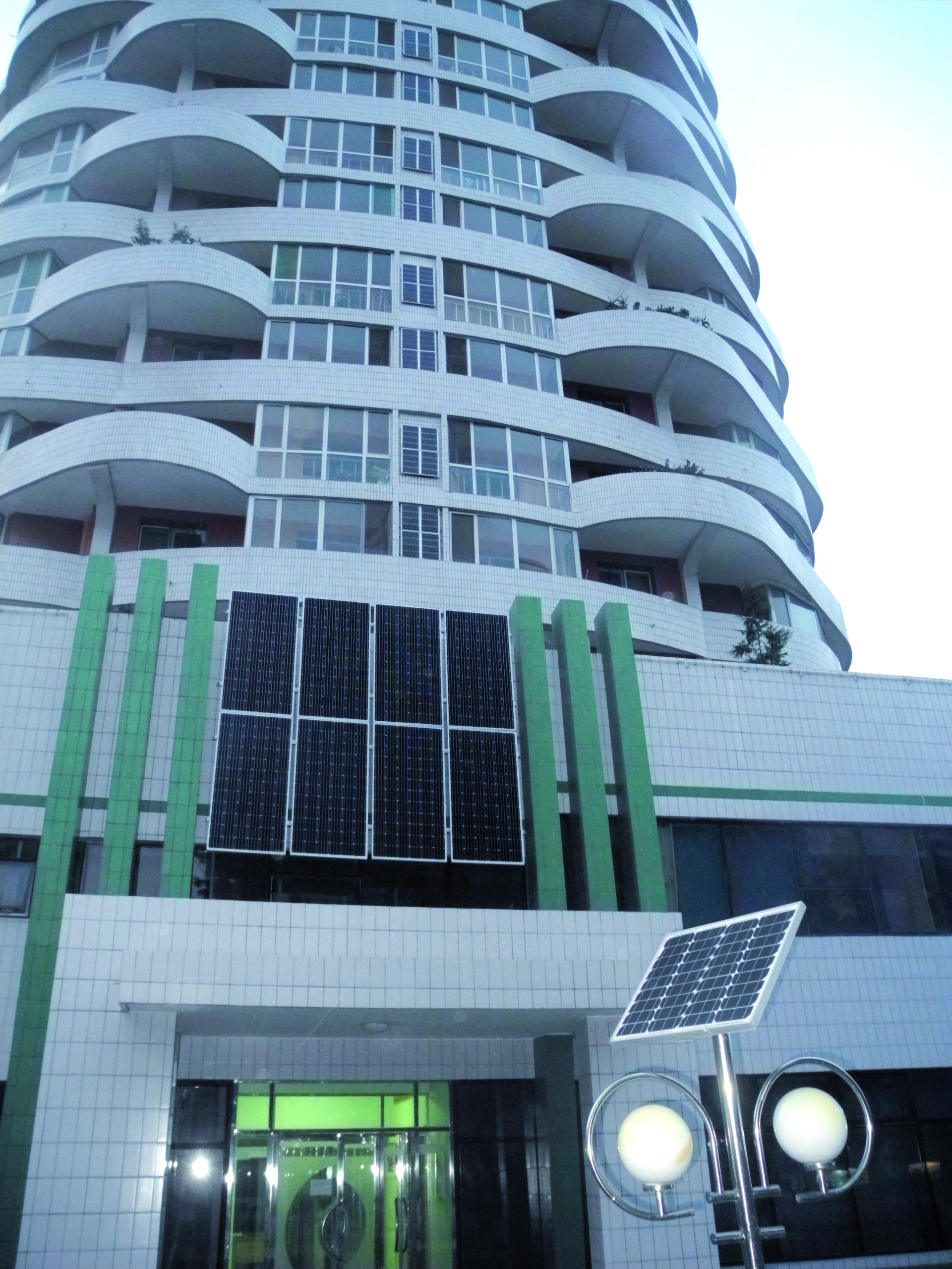 Rue Ryomyong panneaux solaires à tous les étages Pyongyang