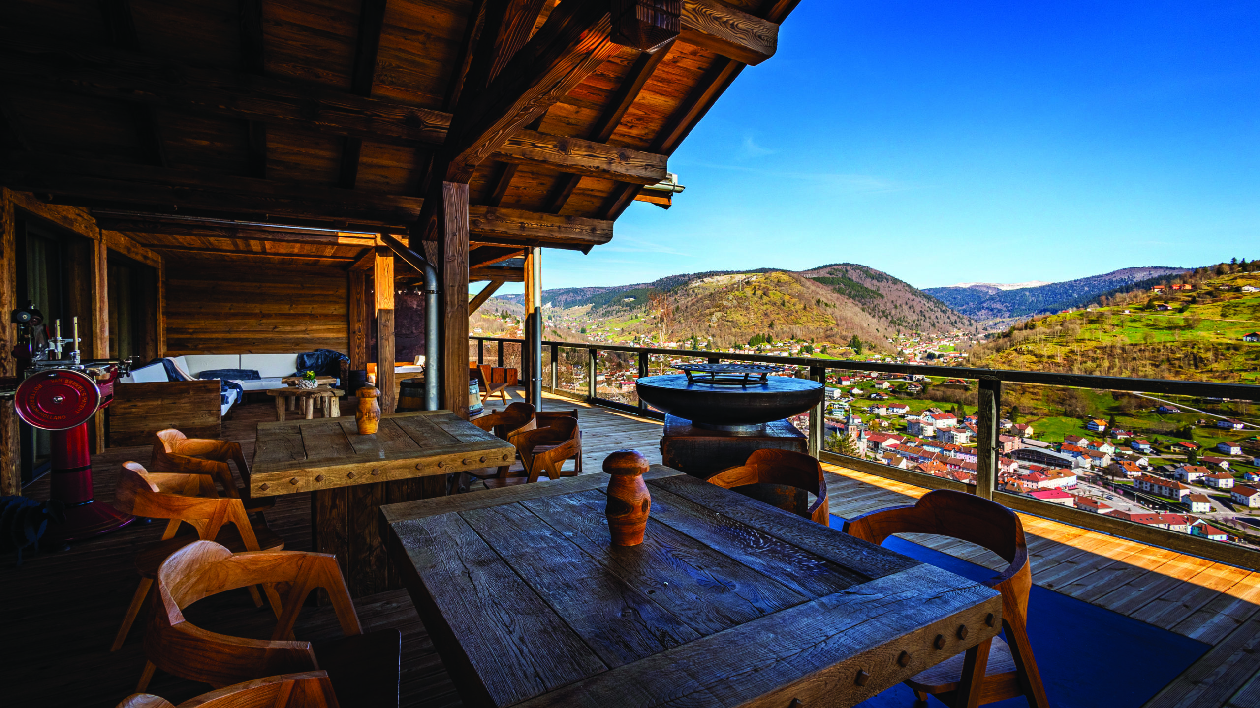 Découvrez un Chalet-Hôtel-Spa d'exception signé Décobois à Saulxures-sur-Moselotte 2• 100% Vosges 100% Vosges