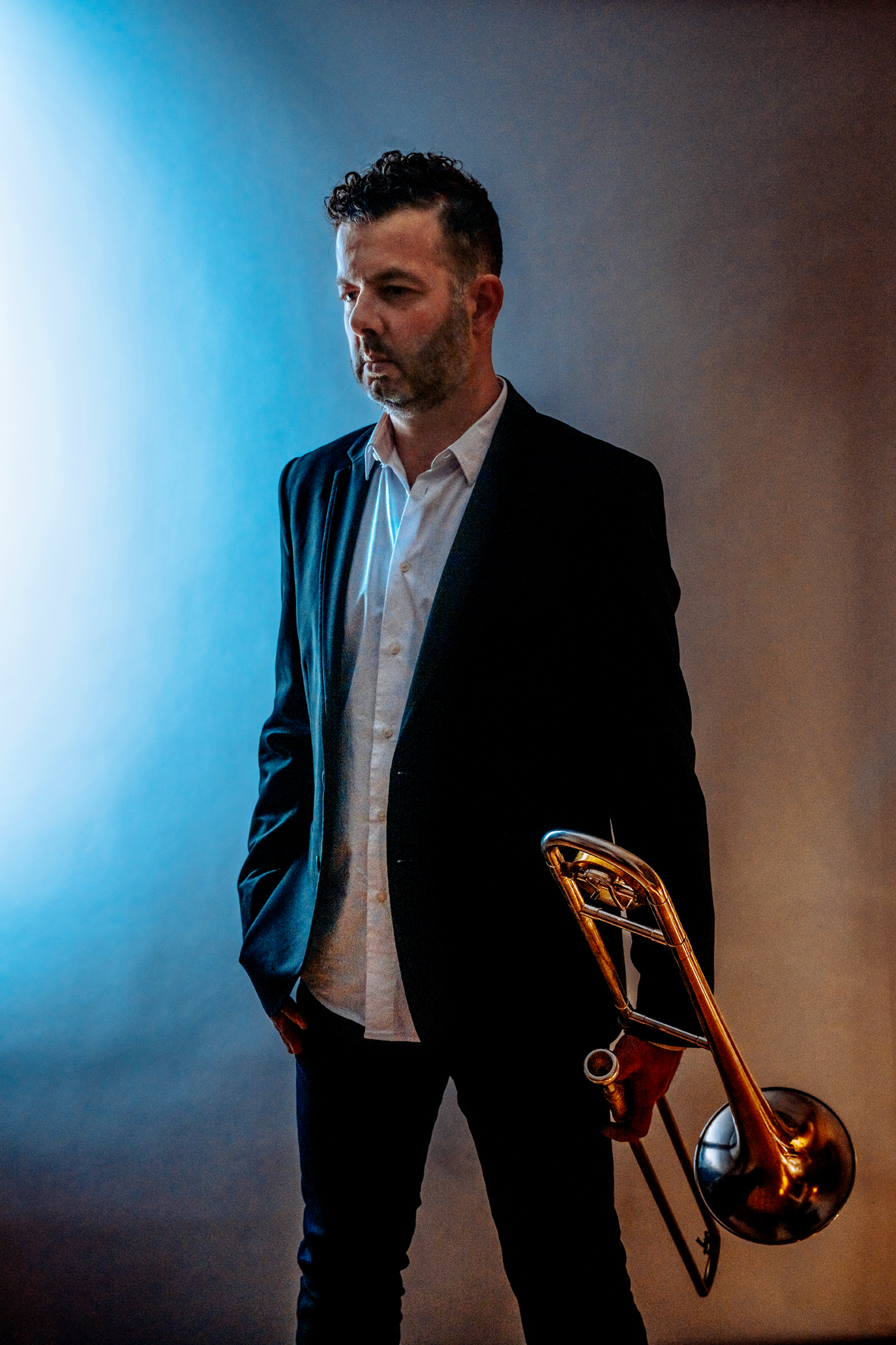 Café Jazz : le Trio Barolo lance la saison 2023-2024 à Épinal ! 2• 100% Vosges Daniel Zimmermann au trombone, pour le Trio Barolo.