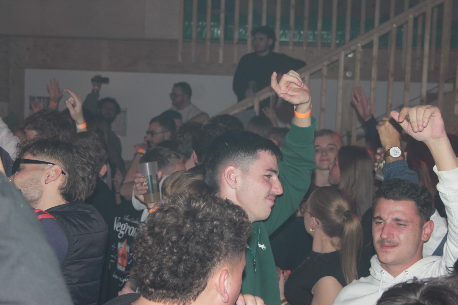La soirée Yes Week-End réunit plus de 200 personnes à Hop’N Bloc pour une troisième édition réussie ! 8• 100% Vosges 100% Vosges