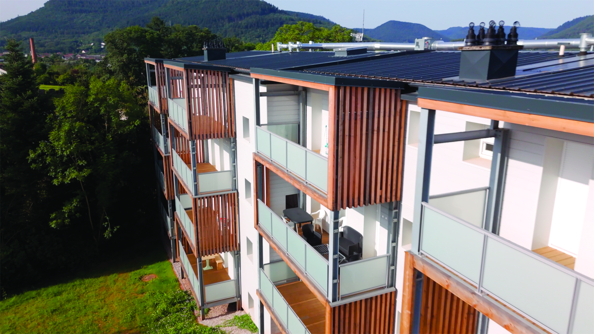 Un balcon pour une plus belle vie grâce à Vosgelis ! 2• 100% Vosges 100% Vosges
