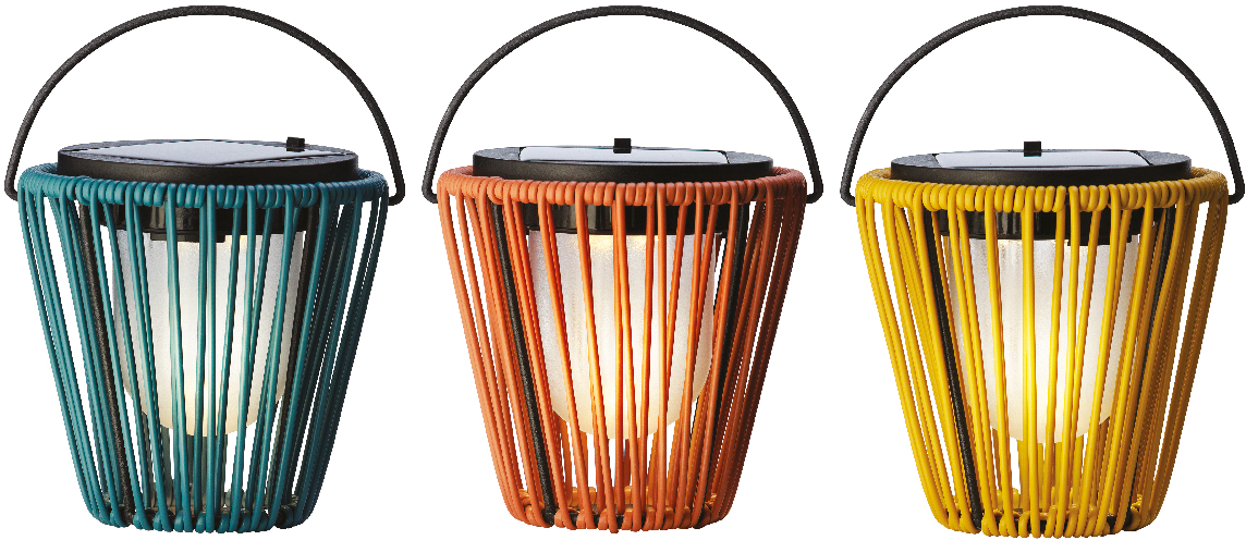 Déco : Des terrasses aux couleurs de l'été avec Fly Épinal 8• 100% Vosges Lampe Solar, de chez Fly.